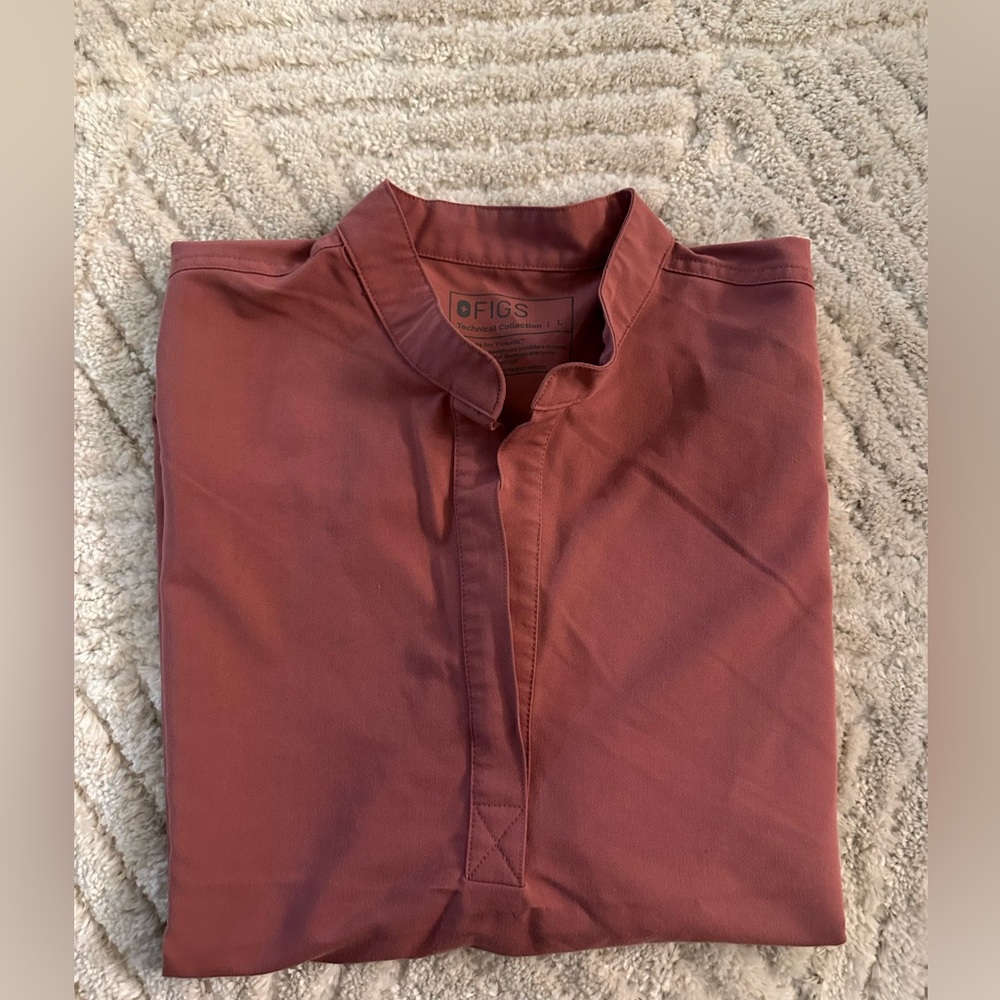 figs scrub top